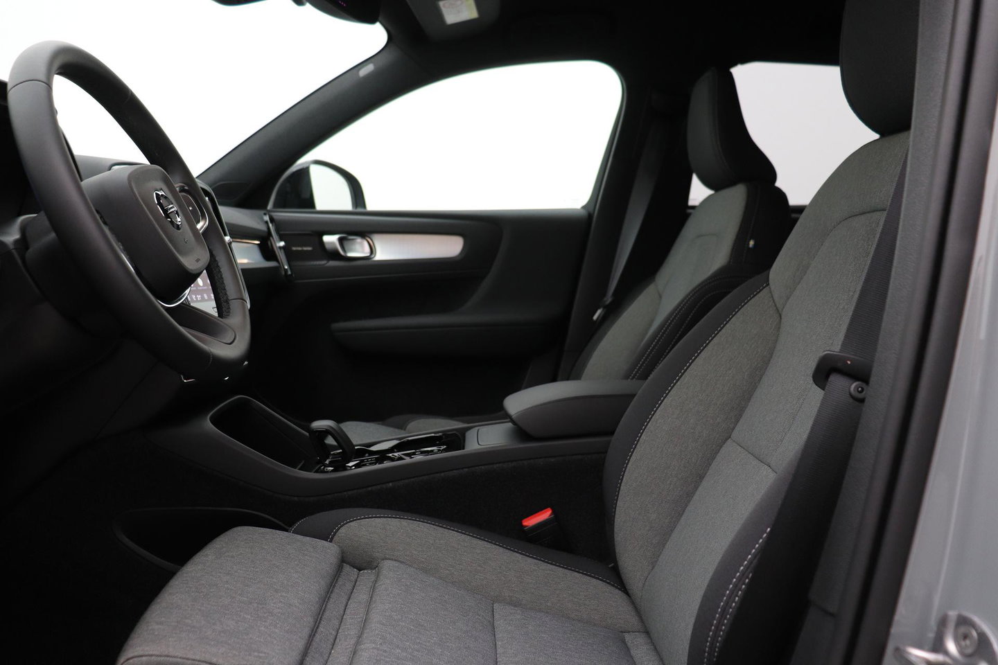 Volvo XC40 2.0 B3 Plus Black Edition | Harman/Kardon | BLIS | 360° Camera | Pilot Assist | Stoel+Stuurverwarming | Memory | ACC | 20 Inch