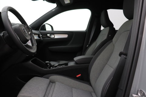 Volvo XC40 2.0 B3 Plus Black Edition | Harman/Kardon | BLIS | 360° Camera | Pilot Assist | Stoel+Stuurverwarming | Memory | ACC | 20 Inch