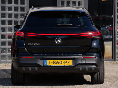 Mercedes-Benz EQA 67kWh AMG/ AMBIENT LIGHTING/ BLINDSPOT/ ELEKT. KLEP/ SOH 97%