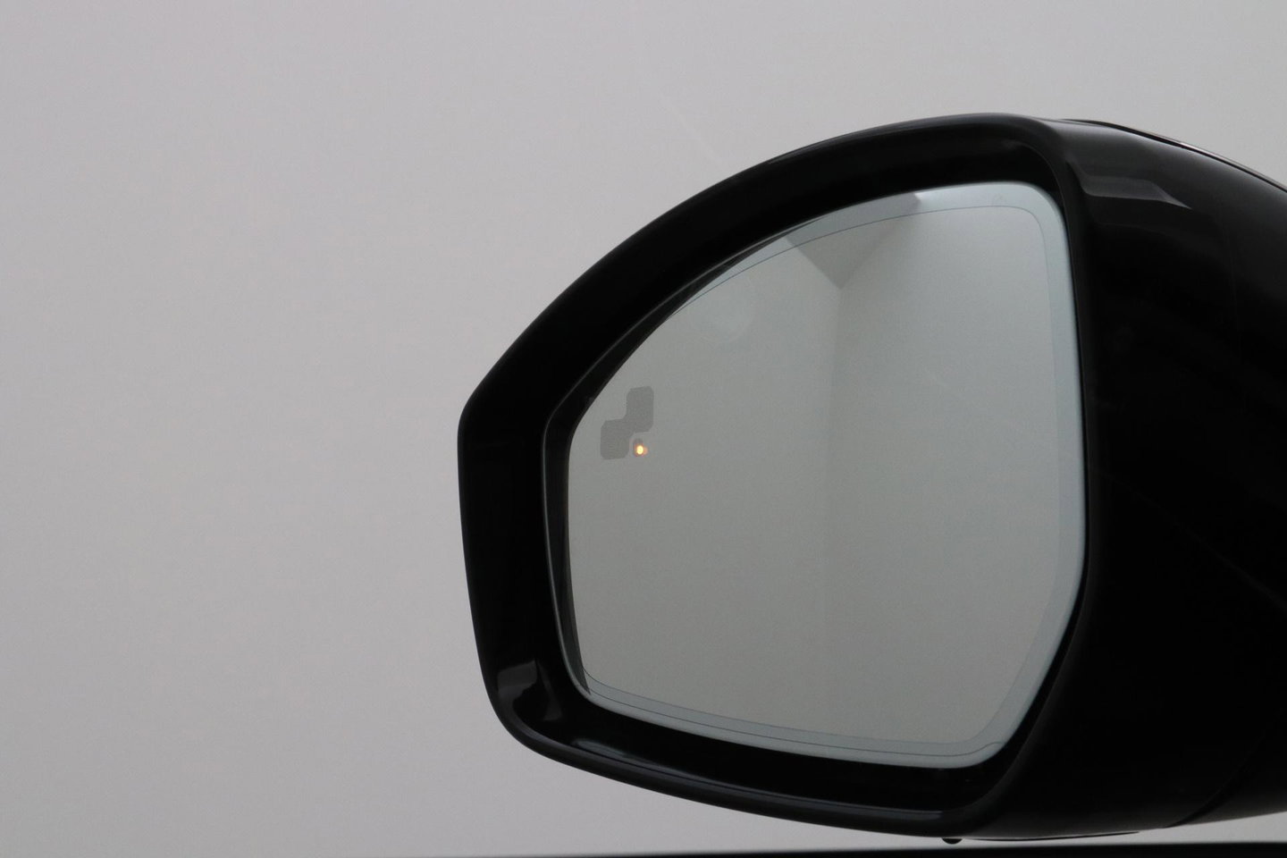 Land Rover Range Rover Evoque 1.5 P270e S | Panoramadak | 360° Camera | BLIS | Black Pack | Stoel+Stuurverwarming | Keyless | ACC