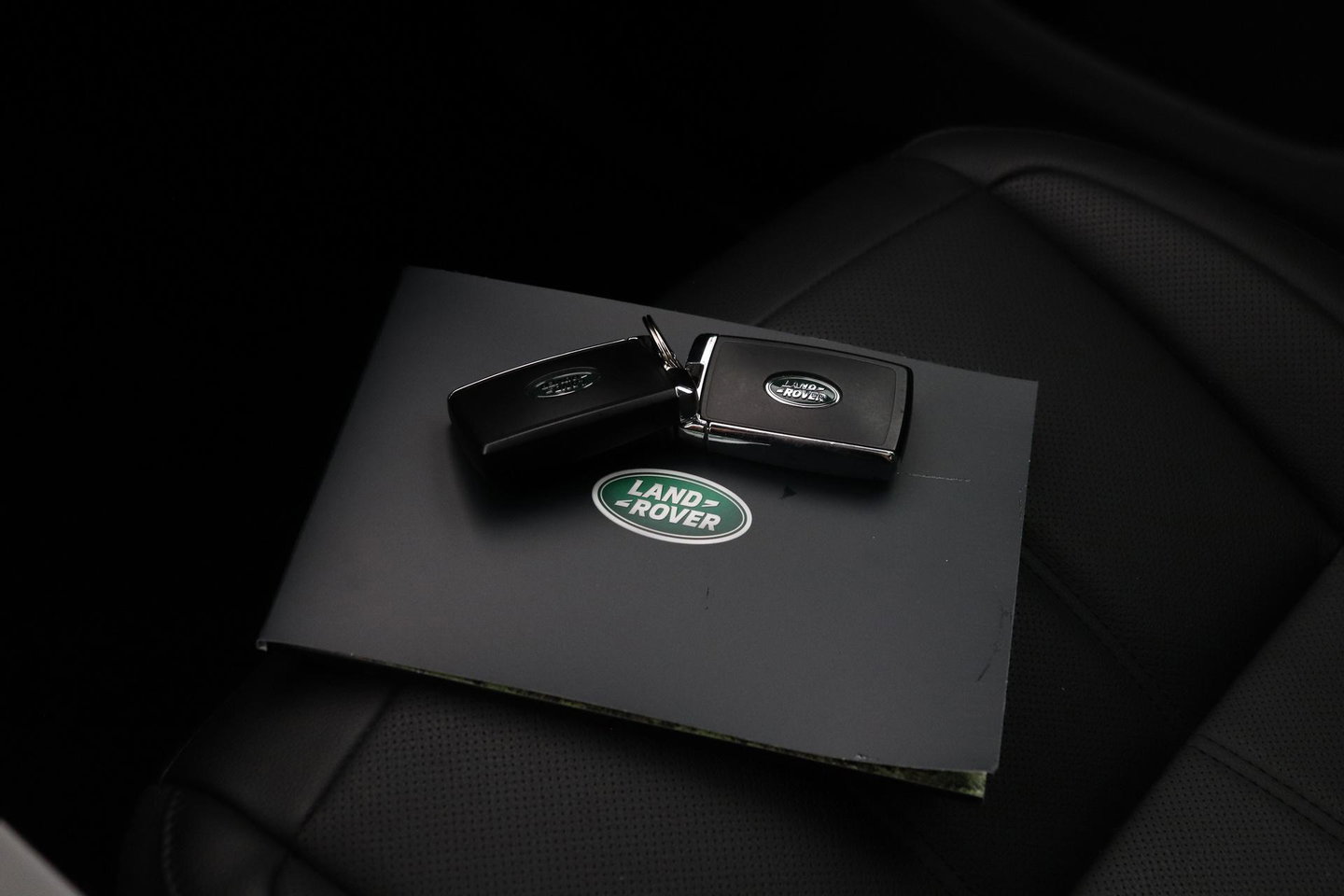 Land Rover Range Rover Evoque 1.5 P270e S | Panoramadak | 360° Camera | BLIS | Black Pack | Stoel+Stuurverwarming | Keyless | ACC