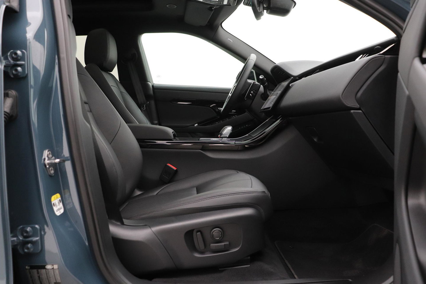 Land Rover Range Rover Evoque 1.5 P270e S | Panoramadak | 360° Camera | BLIS | Black Pack | Stoel+Stuurverwarming | Keyless | ACC