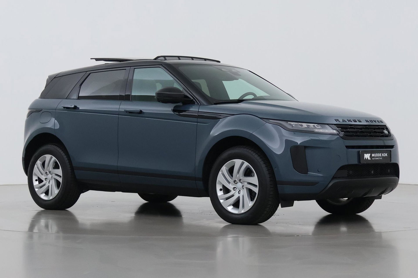 Land Rover Range Rover Evoque 1.5 P270e S | Panoramadak | 360° Camera | BLIS | Black Pack | Stoel+Stuurverwarming | Keyless | ACC