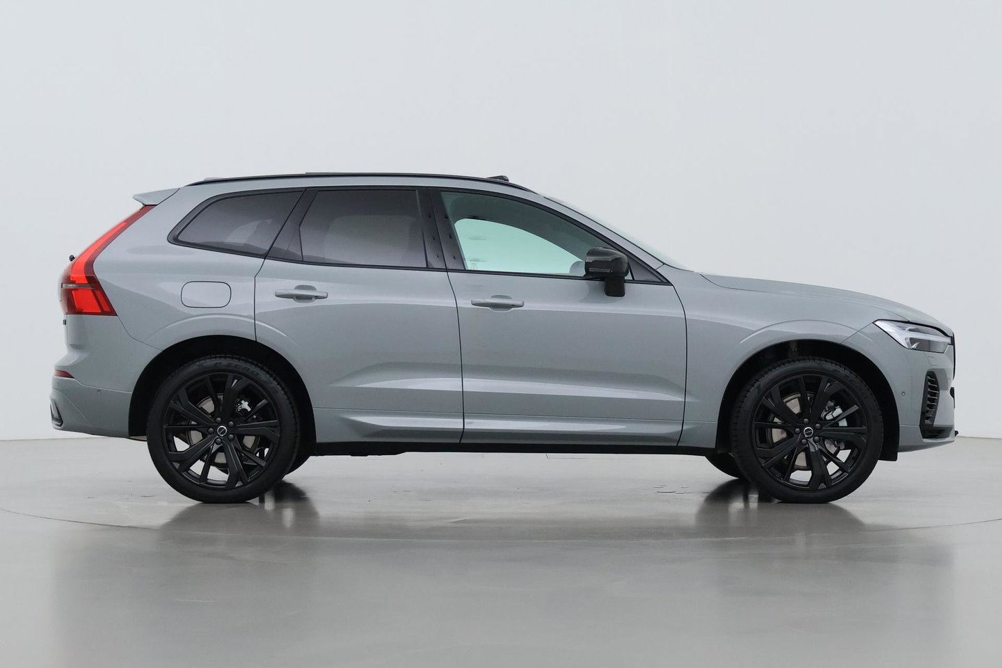 Volvo XC60 T6 Plus Black Edition | Harman/Kardon | Pilot Assist | Panoramadak | 360° Camera | Head-Up | Stoel+Stuurverwarming | 21 Inch