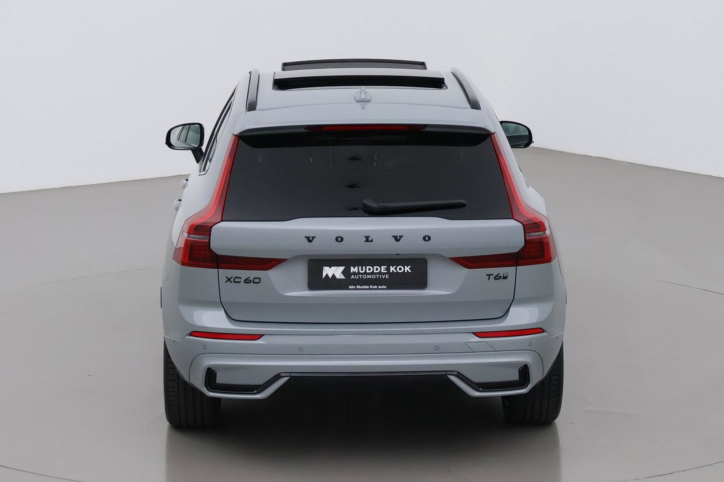 Volvo XC60 T6 Plus Black Edition | Harman/Kardon | Pilot Assist | Panoramadak | 360° Camera | Head-Up | Stoel+Stuurverwarming | 21 Inch
