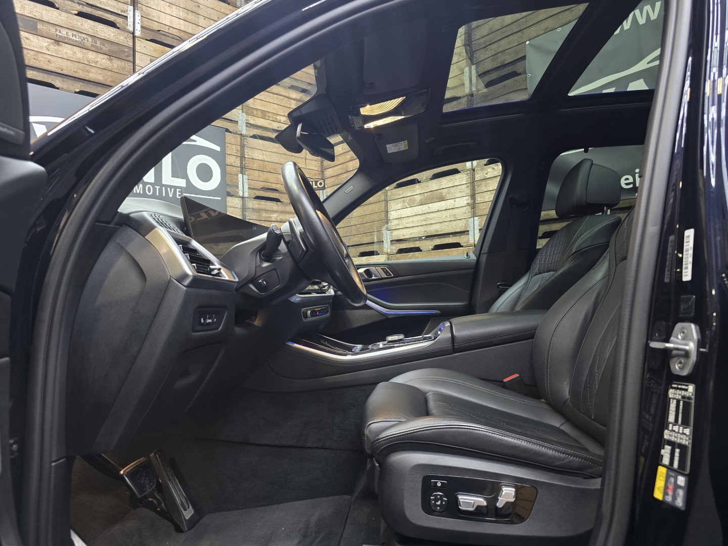 BMW X5 XDrive50e Launch Edition M-Sport Sky Lounge Maxton Panorama Leder Luchtvering 22"LM