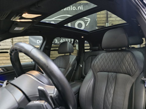BMW X5 XDrive50e Launch Edition M-Sport Sky Lounge Maxton Panorama Leder Luchtvering 22"LM