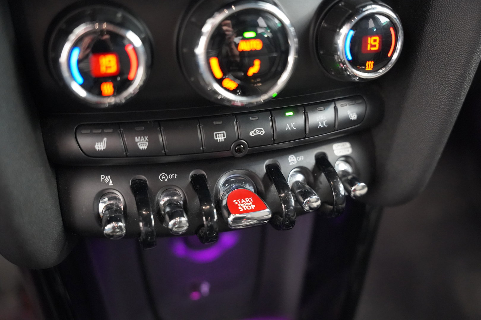 MINI 5-Deurs 1.5 Cooper Chili Navigatie Full-led CruiseControl