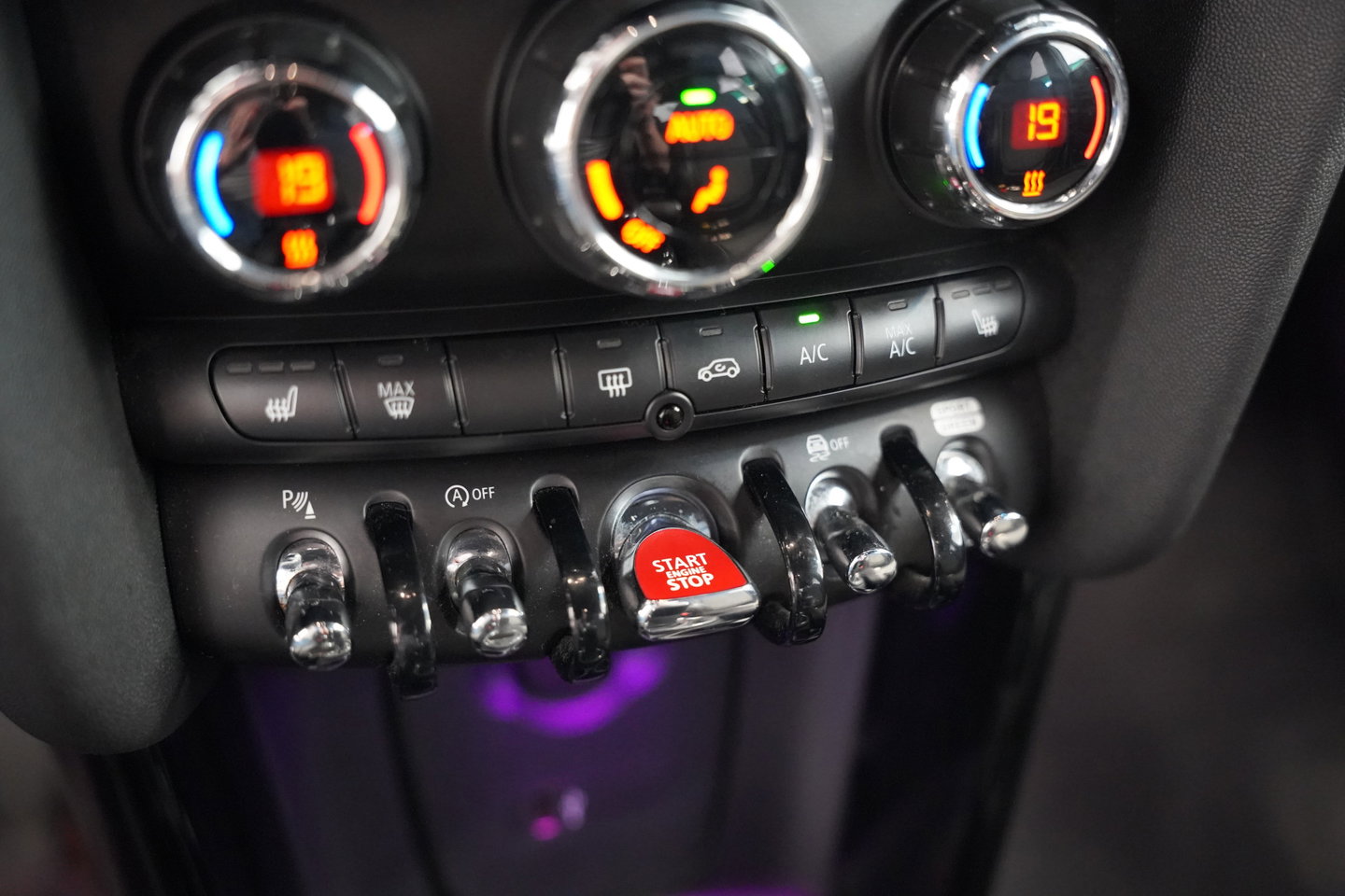 MINI 5-Deurs 1.5 Cooper Chili Navigatie Full-led CruiseControl