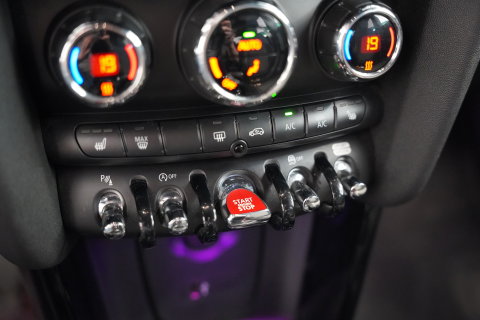 MINI 5-Deurs 1.5 Cooper Chili Navigatie Full-led CruiseControl