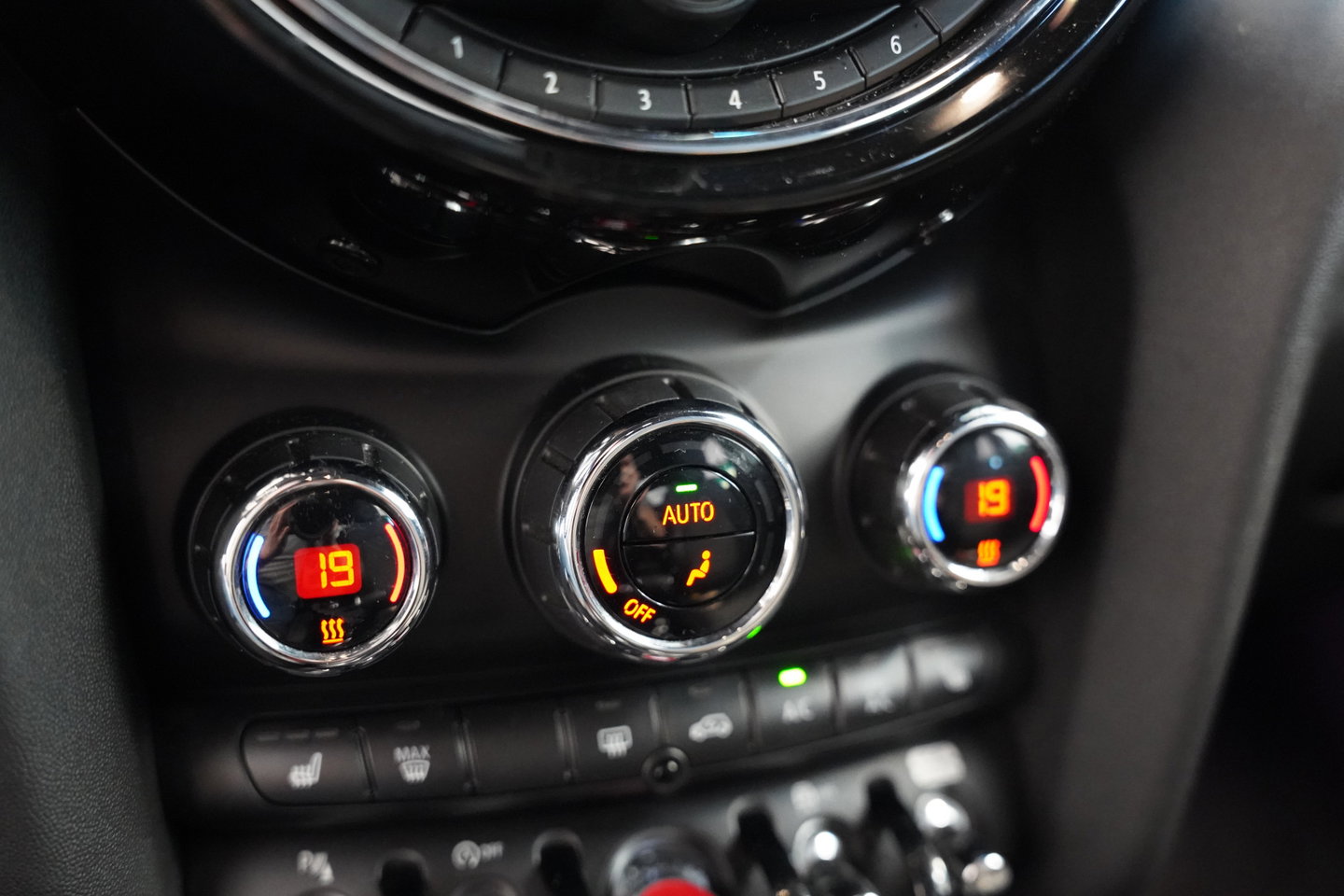 MINI 5-Deurs 1.5 Cooper Chili Navigatie Full-led CruiseControl