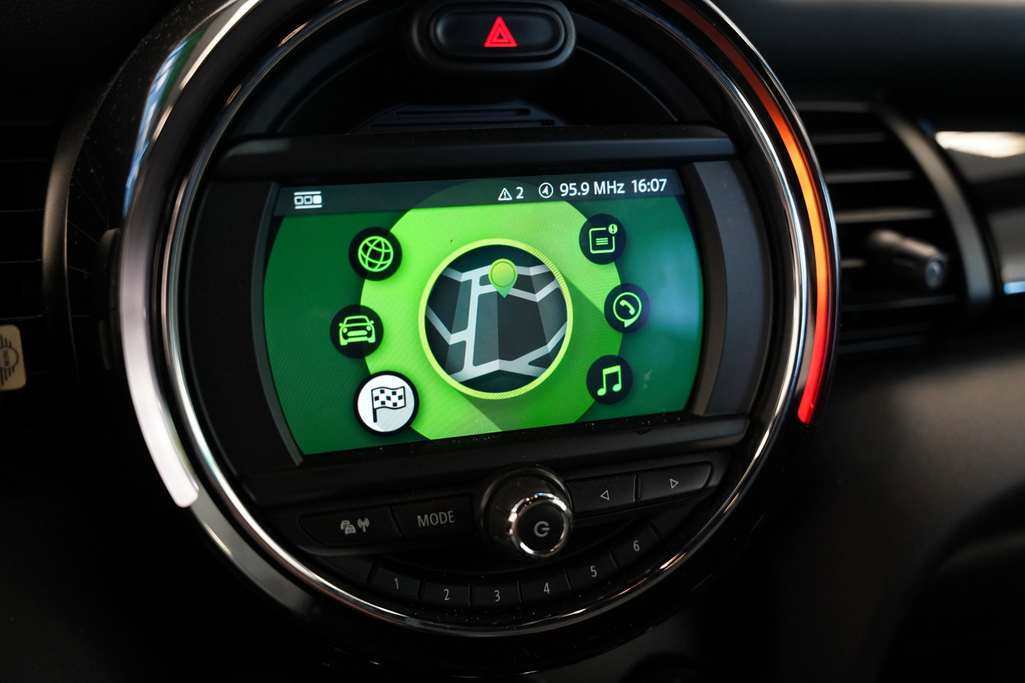 MINI 5-Deurs 1.5 Cooper Chili Navigatie Full-led CruiseControl