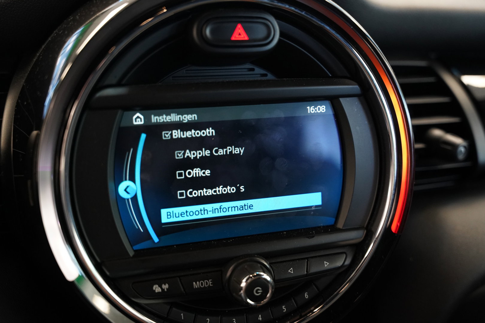 MINI 5-Deurs 1.5 Cooper Chili Navigatie Full-led CruiseControl