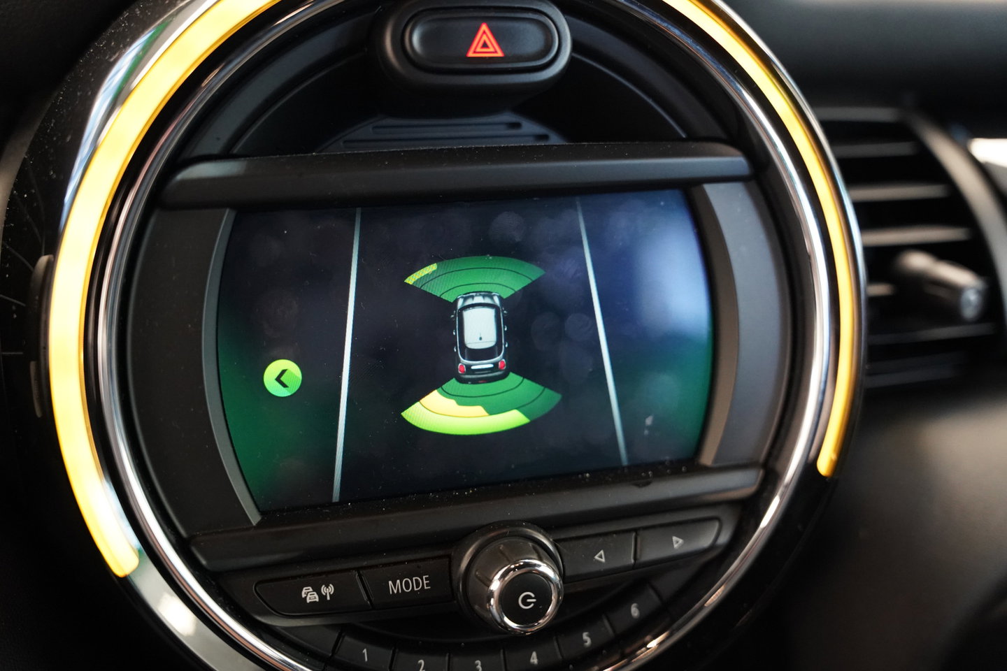 MINI 5-Deurs 1.5 Cooper Chili Navigatie Full-led CruiseControl