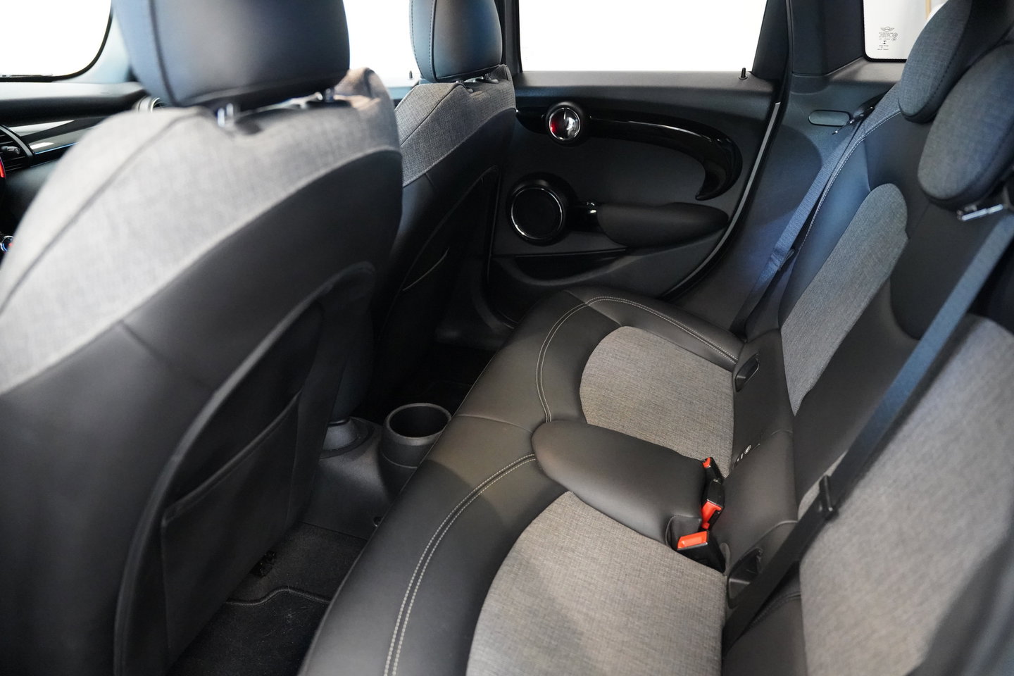 MINI 5-Deurs 1.5 Cooper Chili Navigatie Full-led CruiseControl