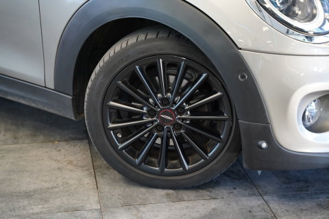 MINI 5-Deurs 1.5 Cooper Chili Navigatie Full-led CruiseControl
