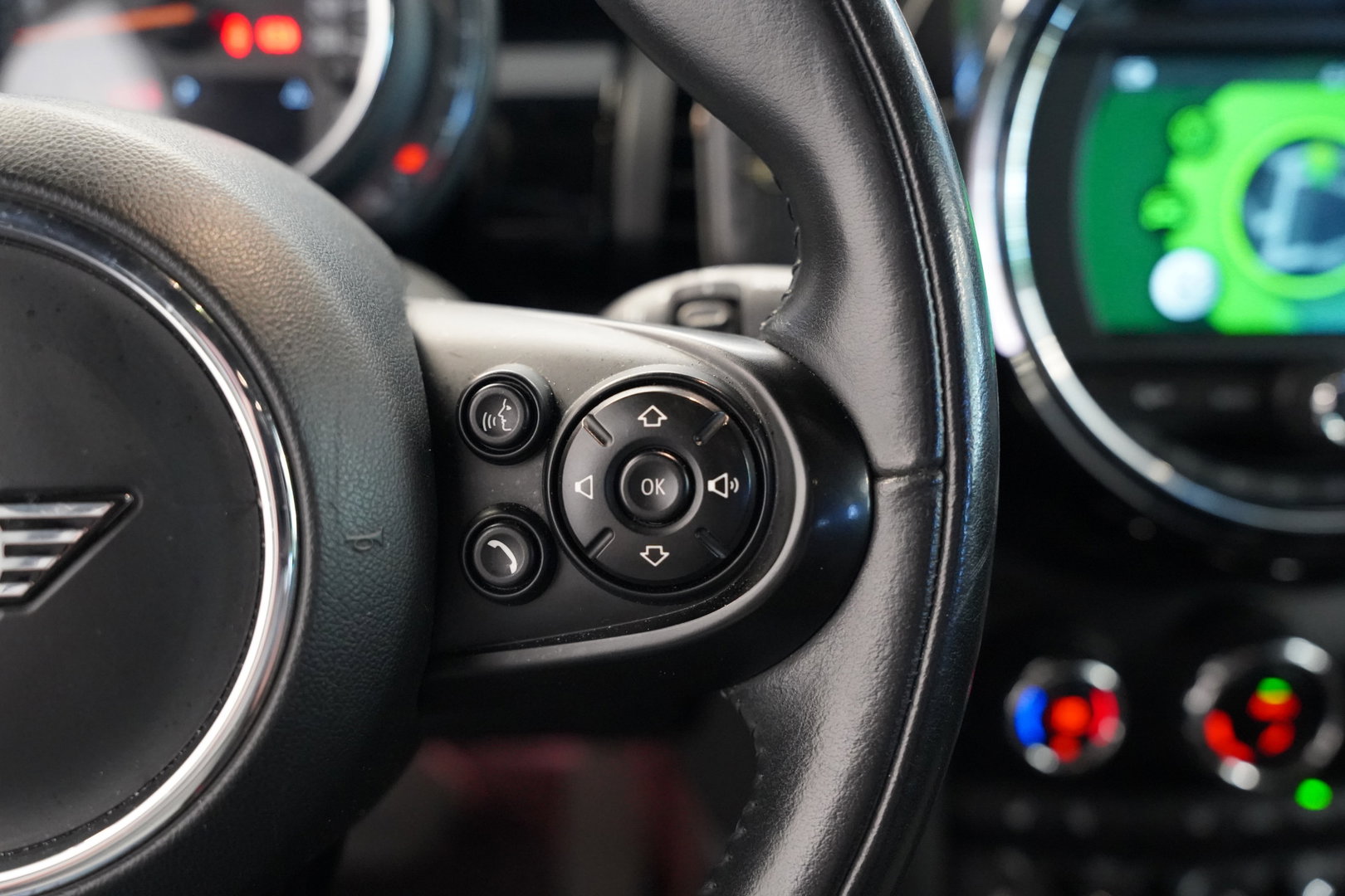 MINI 5-Deurs 1.5 Cooper Chili Navigatie Full-led CruiseControl