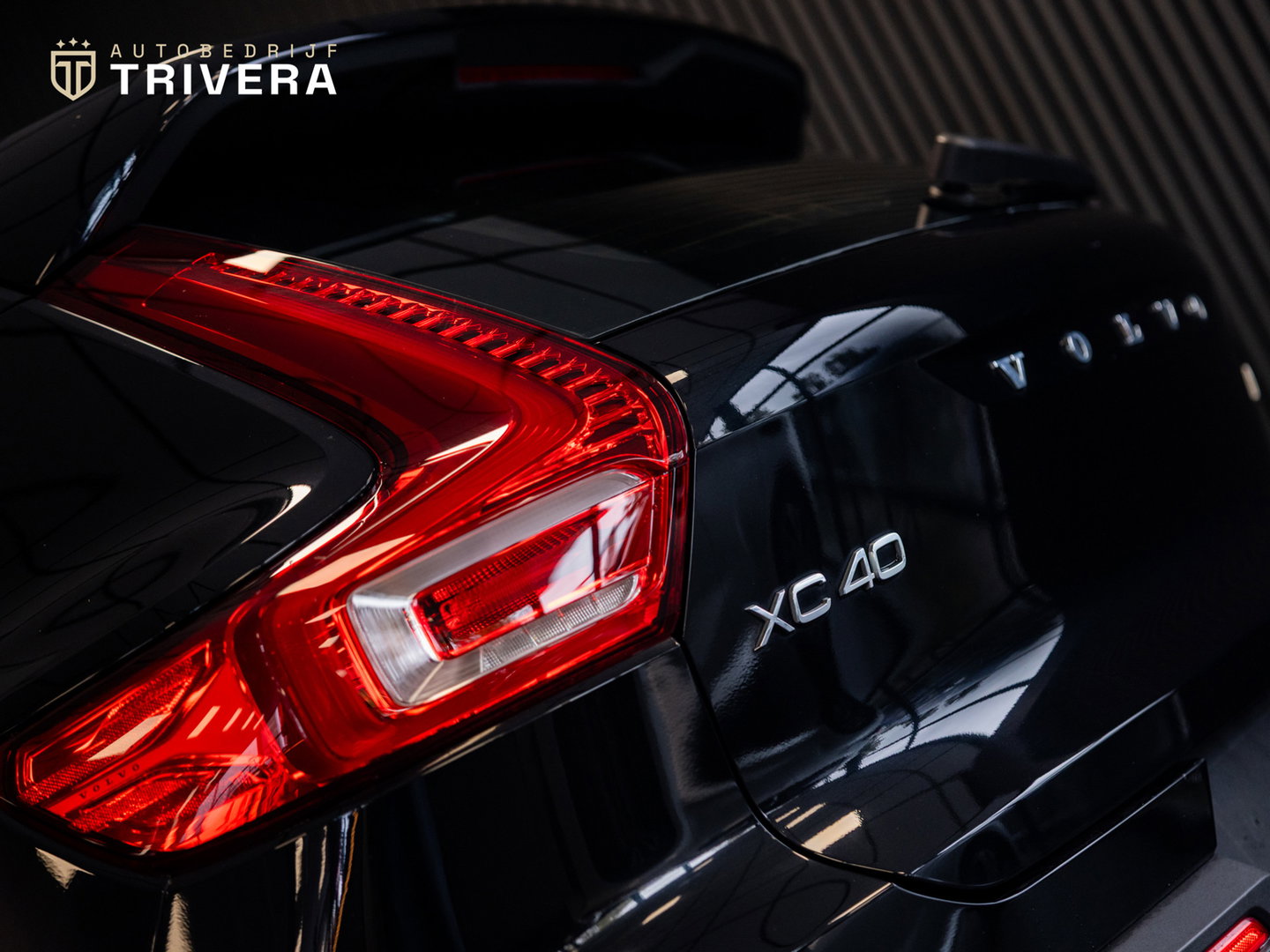 Volvo XC40 1.5 T5 Recharge Inscription 262PK l SoH 95% l CAM 360° l Vol Leder l PANO l Harm. Kardan l 1ste eig. Dealer Onderh.