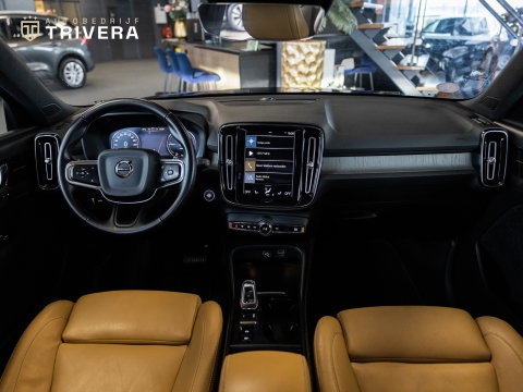 Volvo XC40 1.5 T5 Recharge Inscription 262PK l SoH 95% l CAM 360° l Vol Leder l PANO l Harm. Kardan l 1ste eig. Dealer Onderh.