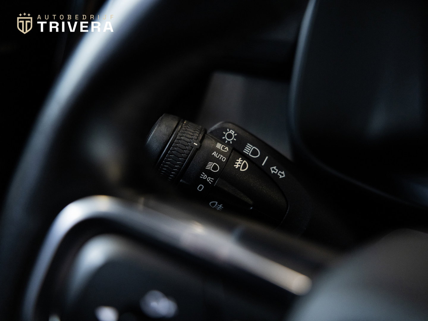 Volvo XC40 1.5 T5 Recharge Inscription 262PK l SoH 95% l CAM 360° l Vol Leder l PANO l Harm. Kardan l 1ste eig. Dealer Onderh.