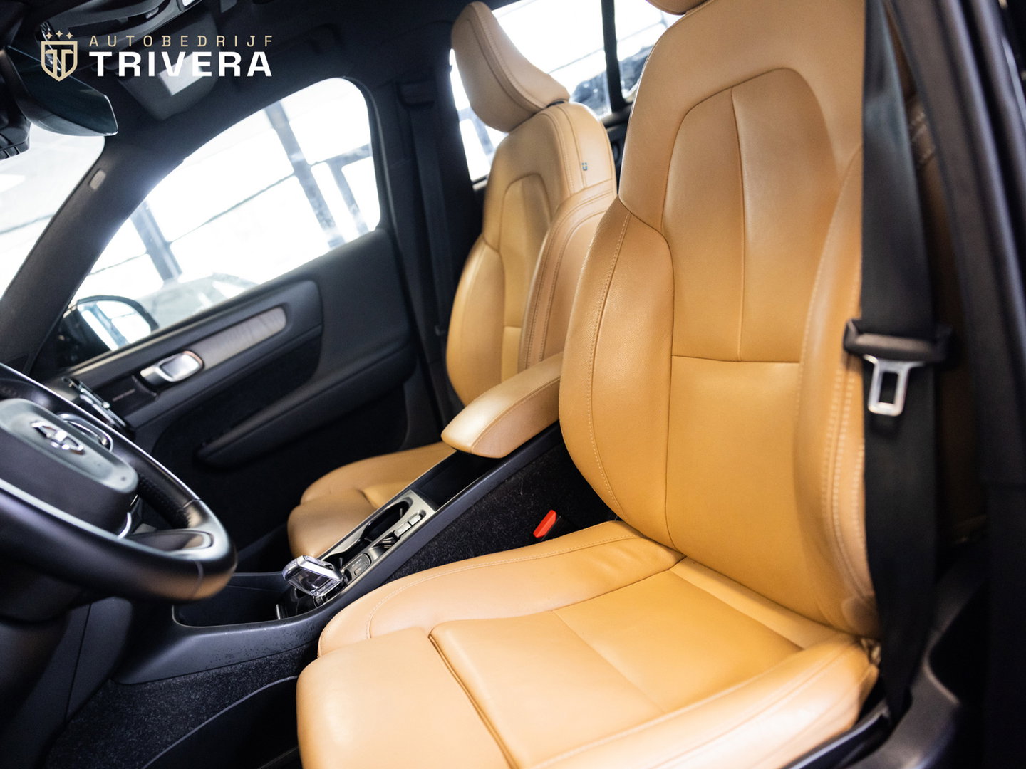 Volvo XC40 1.5 T5 Recharge Inscription 262PK l SoH 95% l CAM 360° l Vol Leder l PANO l Harm. Kardan l 1ste eig. Dealer Onderh.