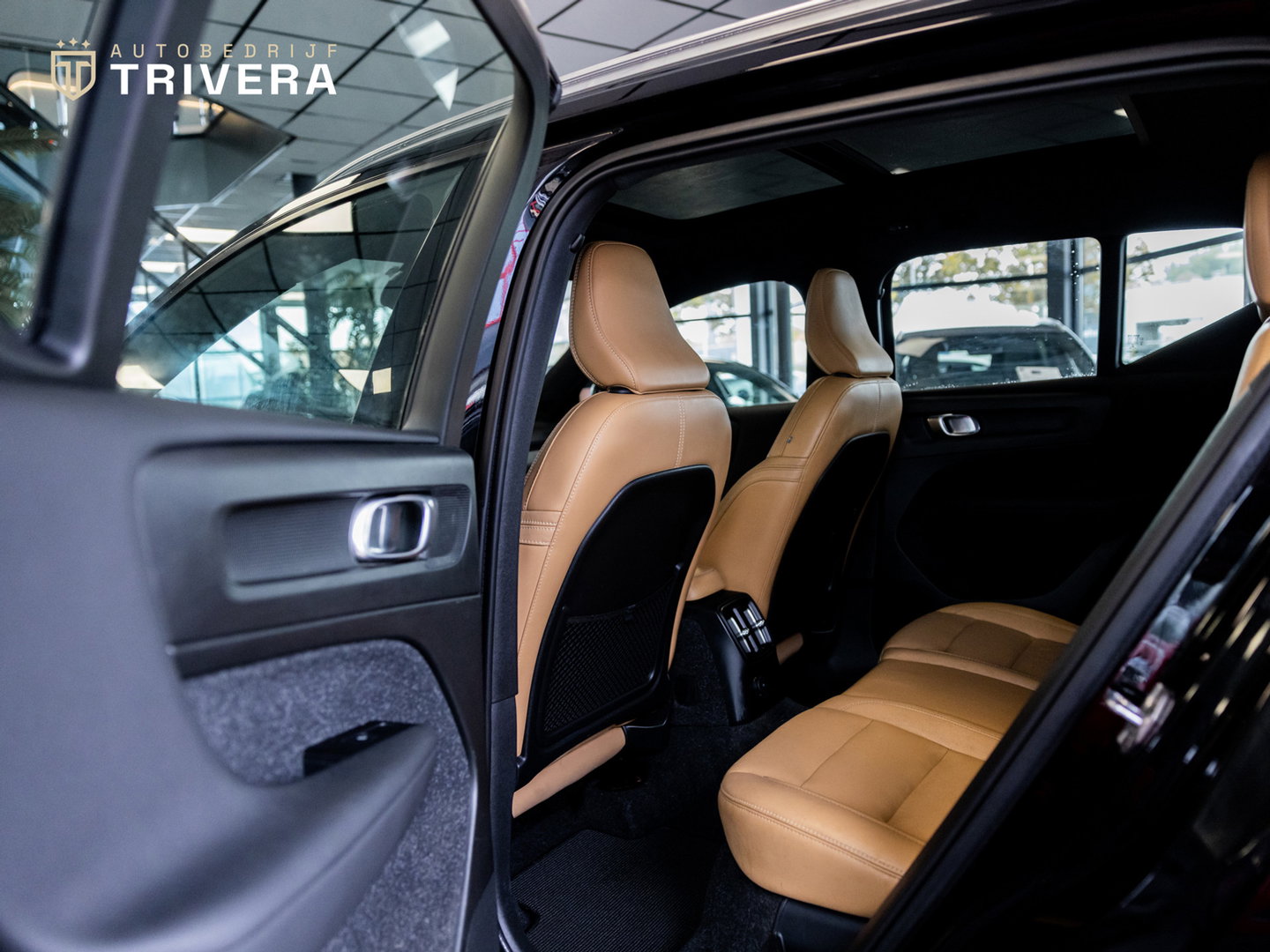 Volvo XC40 1.5 T5 Recharge Inscription 262PK l SoH 95% l CAM 360° l Vol Leder l PANO l Harm. Kardan l 1ste eig. Dealer Onderh.