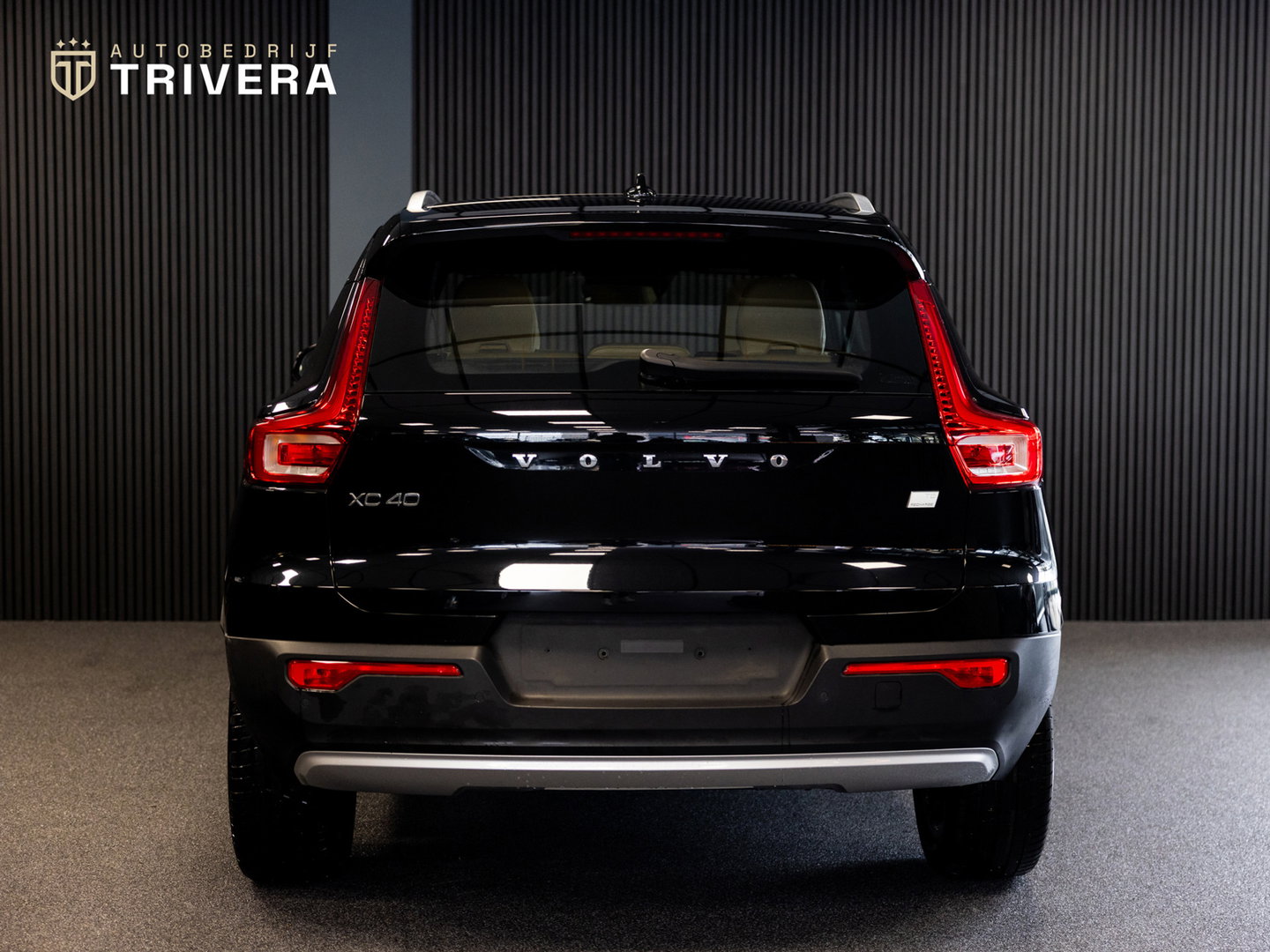 Volvo XC40 1.5 T5 Recharge Inscription 262PK l SoH 95% l CAM 360° l Vol Leder l PANO l Harm. Kardan l 1ste eig. Dealer Onderh.