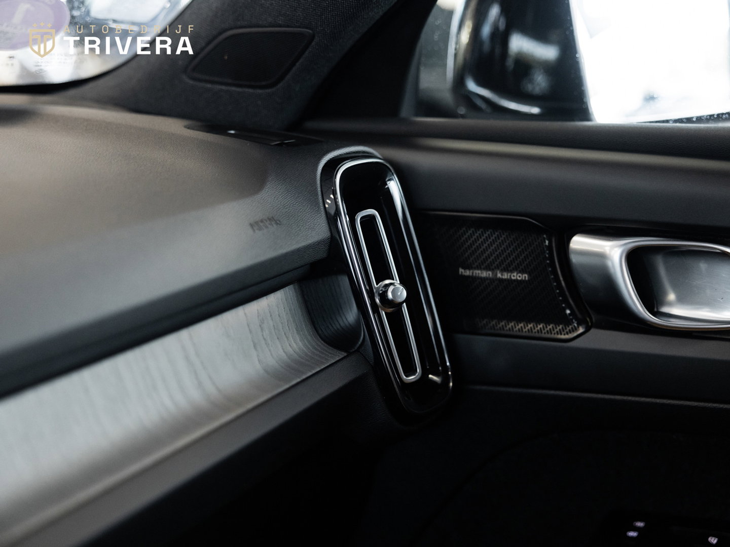 Volvo XC40 1.5 T5 Recharge Inscription 262PK l SoH 95% l CAM 360° l Vol Leder l PANO l Harm. Kardan l 1ste eig. Dealer Onderh.