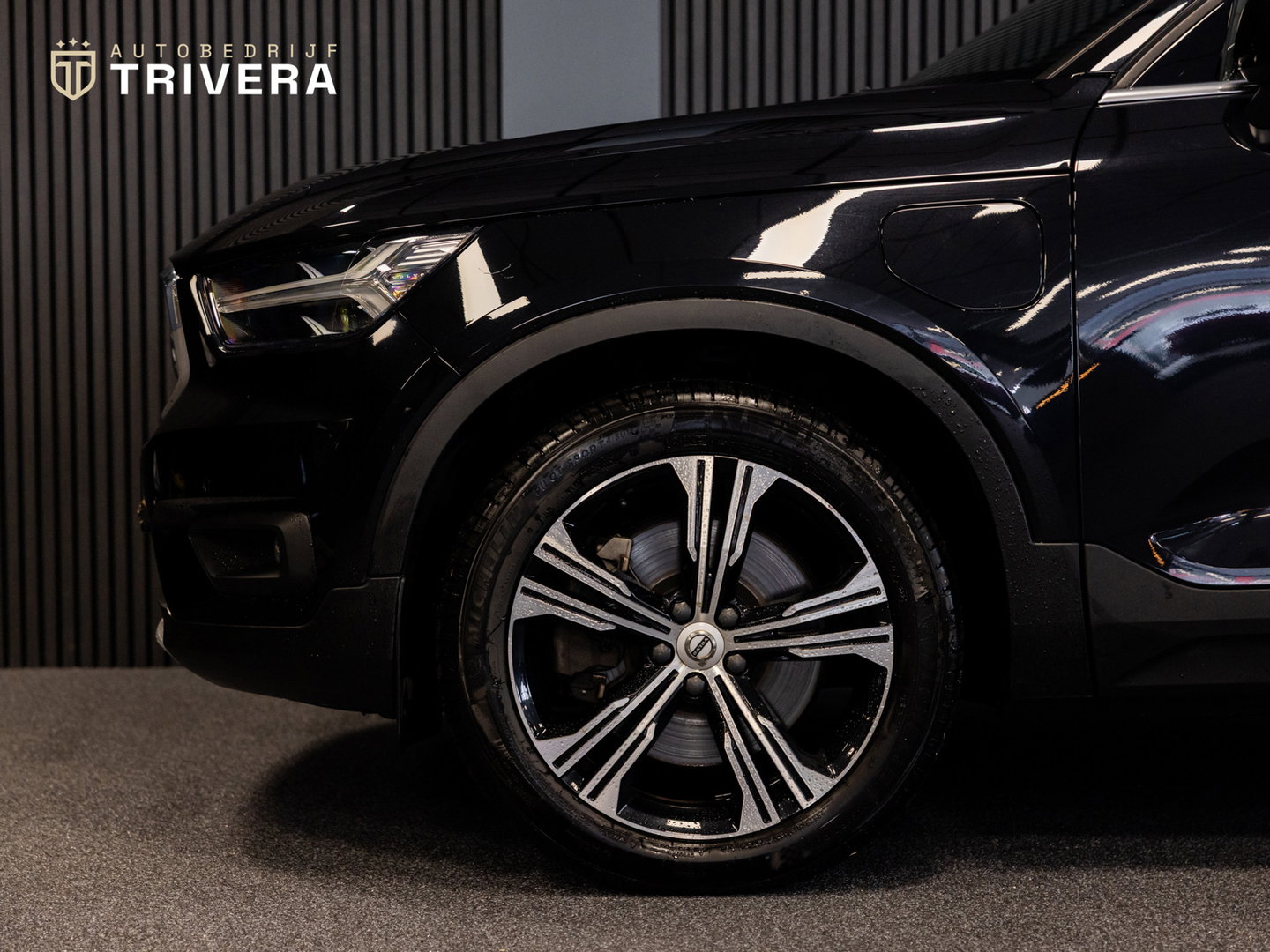 Volvo XC40 1.5 T5 Recharge Inscription 262PK l SoH 95% l CAM 360° l Vol Leder l PANO l Harm. Kardan l 1ste eig. Dealer Onderh.