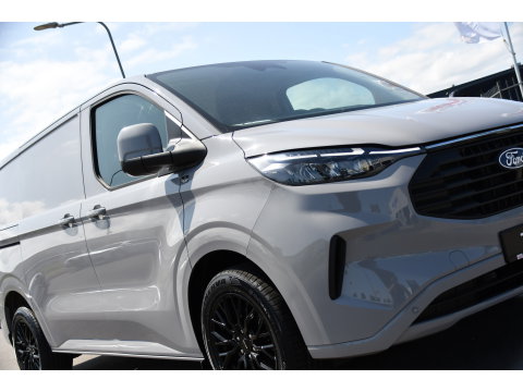 Ford Transit Custom 300 2.0 TDCI L1H1 Limited PB Edition Cruise, Camera, Carplay,, Trekhaak, 136pk, Stoelverwarming, LED, Automaat, Uniek!
