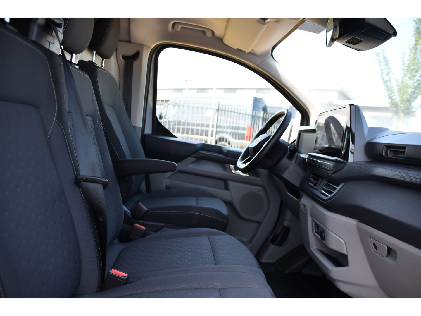 Ford Transit Custom 300 2.0 TDCI L1H1 Limited PB Edition Cruise, Camera, Carplay,, Trekhaak, 136pk, Stoelverwarming, LED, Automaat, Uniek!