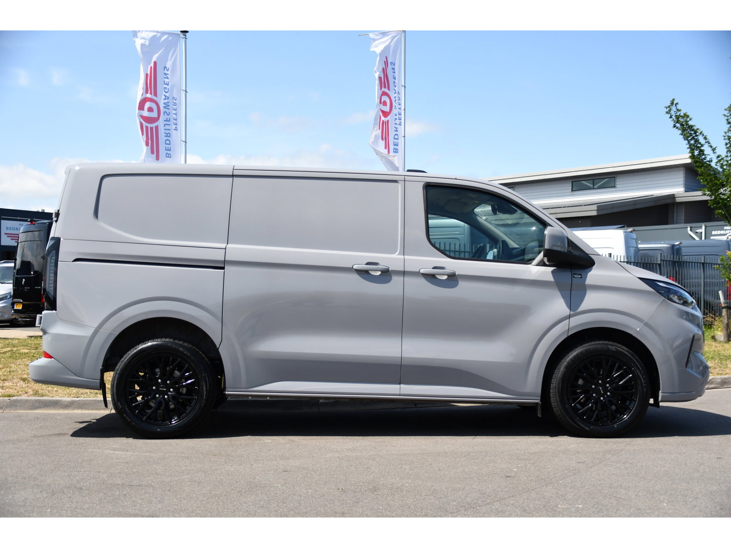 Ford Transit Custom 300 2.0 TDCI L1H1 Limited PB Edition Cruise, Camera, Carplay,, Trekhaak, 136pk, Stoelverwarming, LED, Automaat, Uniek!