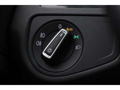 Volkswagen Golf 1.0 TSI Comfortline | Rijklaar! | Adapt. Cruise | Camera | Stoelverw. | CarPlay + NAV | Trekhaak | DAB