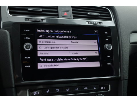 Volkswagen Golf 1.0 TSI Comfortline | Rijklaar! | Adapt. Cruise | Camera | Stoelverw. | CarPlay + NAV | Trekhaak | DAB