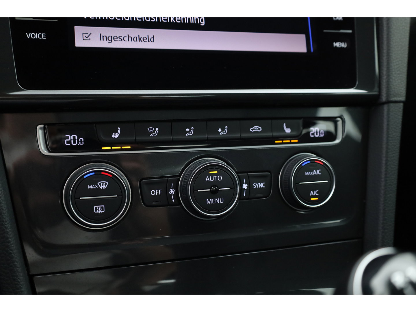 Volkswagen Golf 1.0 TSI Comfortline | Rijklaar! | Adapt. Cruise | Camera | Stoelverw. | CarPlay + NAV | Trekhaak | DAB