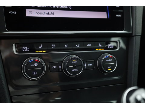 Volkswagen Golf 1.0 TSI Comfortline | Rijklaar! | Adapt. Cruise | Camera | Stoelverw. | CarPlay + NAV | Trekhaak | DAB
