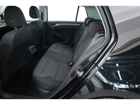 Volkswagen Golf 1.0 TSI Comfortline | Rijklaar! | Adapt. Cruise | Camera | Stoelverw. | CarPlay + NAV | Trekhaak | DAB