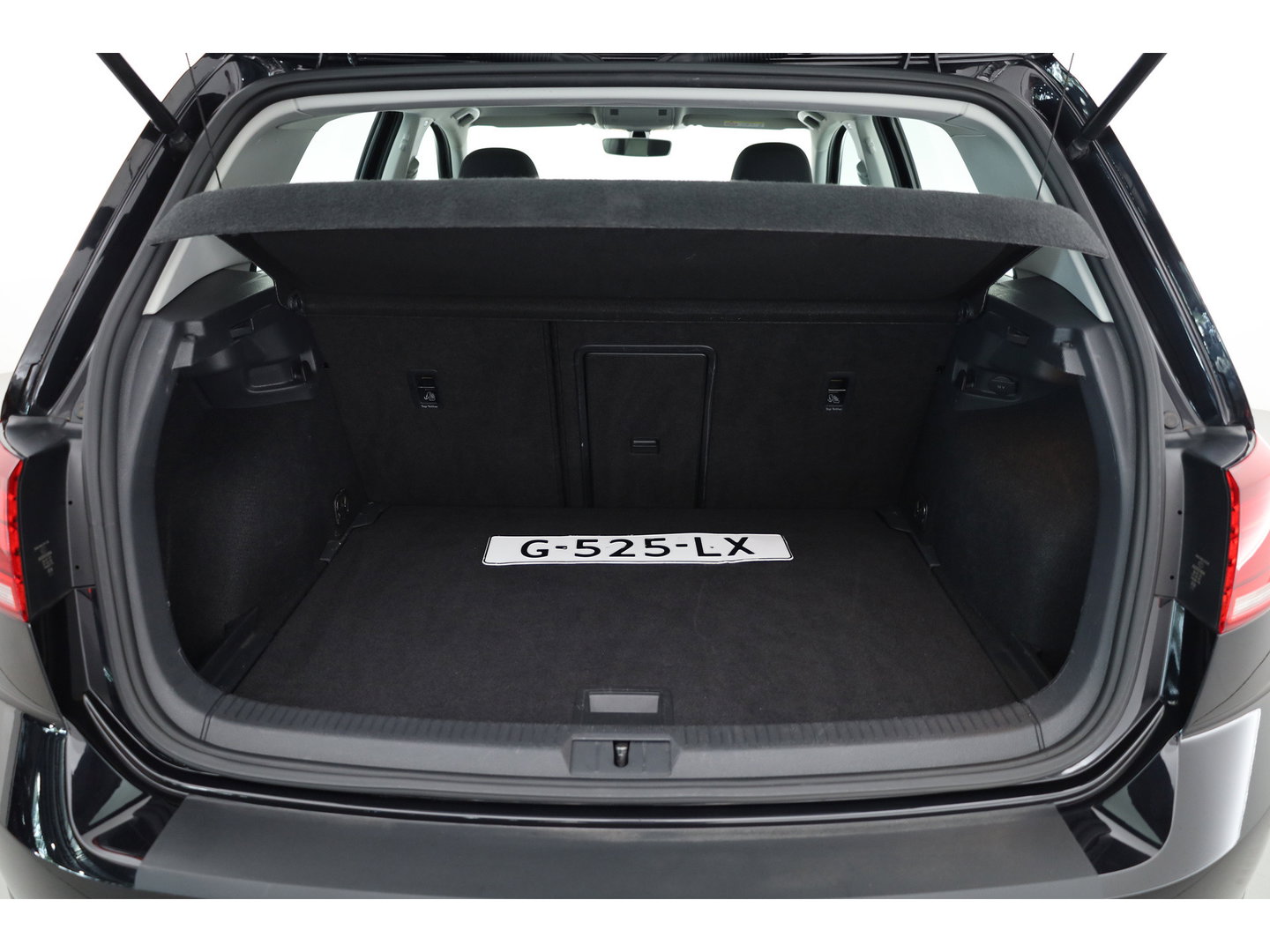 Volkswagen Golf 1.0 TSI Comfortline | Rijklaar! | Adapt. Cruise | Camera | Stoelverw. | CarPlay + NAV | Trekhaak | DAB