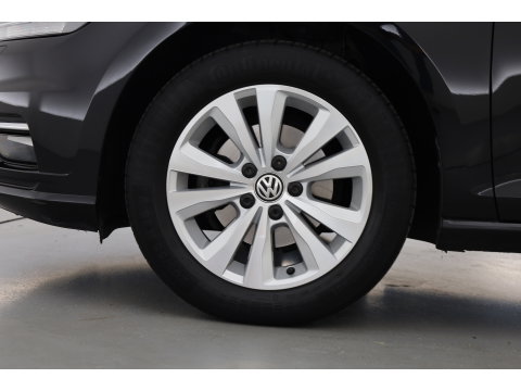 Volkswagen Golf 1.0 TSI Comfortline | Rijklaar! | Adapt. Cruise | Camera | Stoelverw. | CarPlay + NAV | Trekhaak | DAB