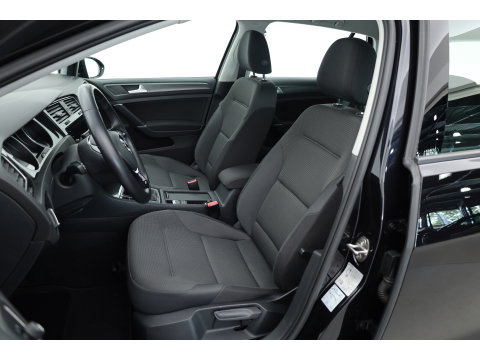 Volkswagen Golf 1.0 TSI Comfortline | Rijklaar! | Adapt. Cruise | Camera | Stoelverw. | CarPlay + NAV | Trekhaak | DAB
