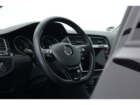 Volkswagen Golf 1.0 TSI Comfortline | Rijklaar! | Adapt. Cruise | Camera | Stoelverw. | CarPlay + NAV | Trekhaak | DAB
