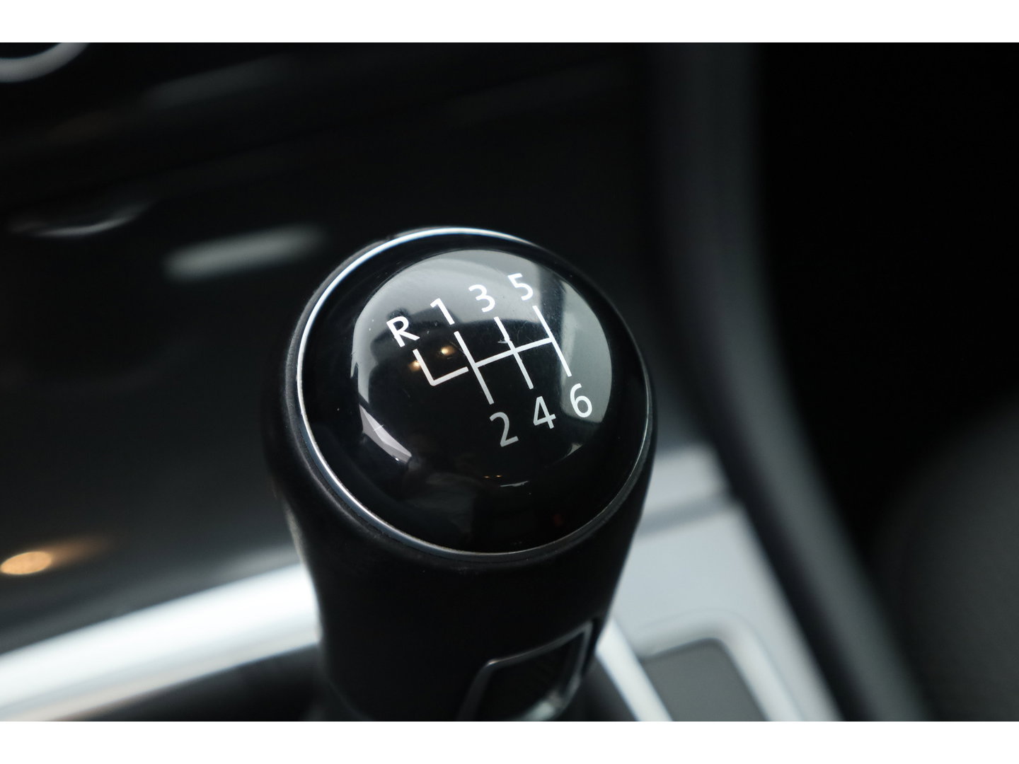 Volkswagen Golf 1.0 TSI Comfortline | Rijklaar! | Adapt. Cruise | Camera | Stoelverw. | CarPlay + NAV | Trekhaak | DAB