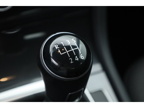 Volkswagen Golf 1.0 TSI Comfortline | Rijklaar! | Adapt. Cruise | Camera | Stoelverw. | CarPlay + NAV | Trekhaak | DAB