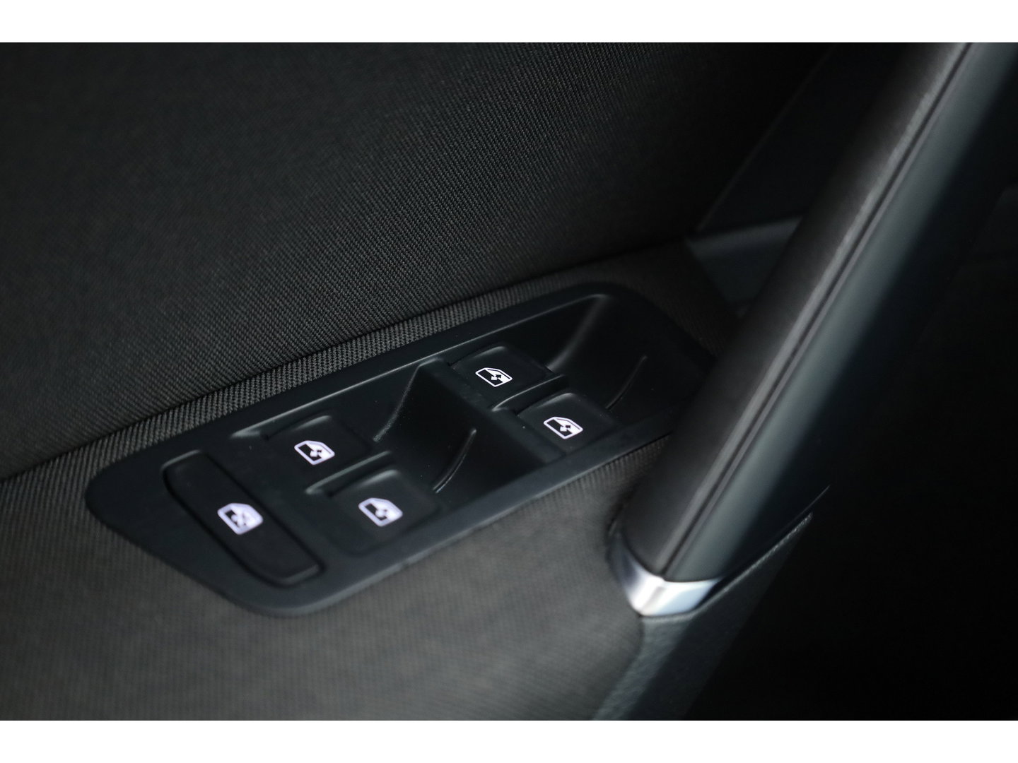 Volkswagen Golf 1.0 TSI Comfortline | Rijklaar! | Adapt. Cruise | Camera | Stoelverw. | CarPlay + NAV | Trekhaak | DAB