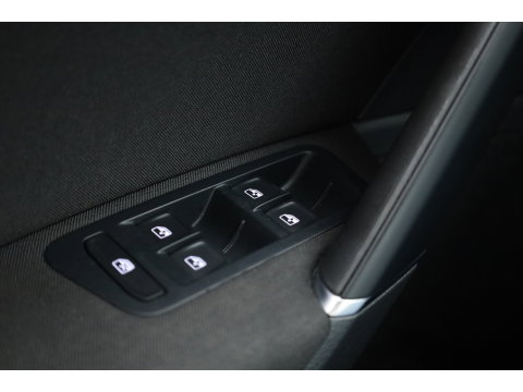 Volkswagen Golf 1.0 TSI Comfortline | Rijklaar! | Adapt. Cruise | Camera | Stoelverw. | CarPlay + NAV | Trekhaak | DAB