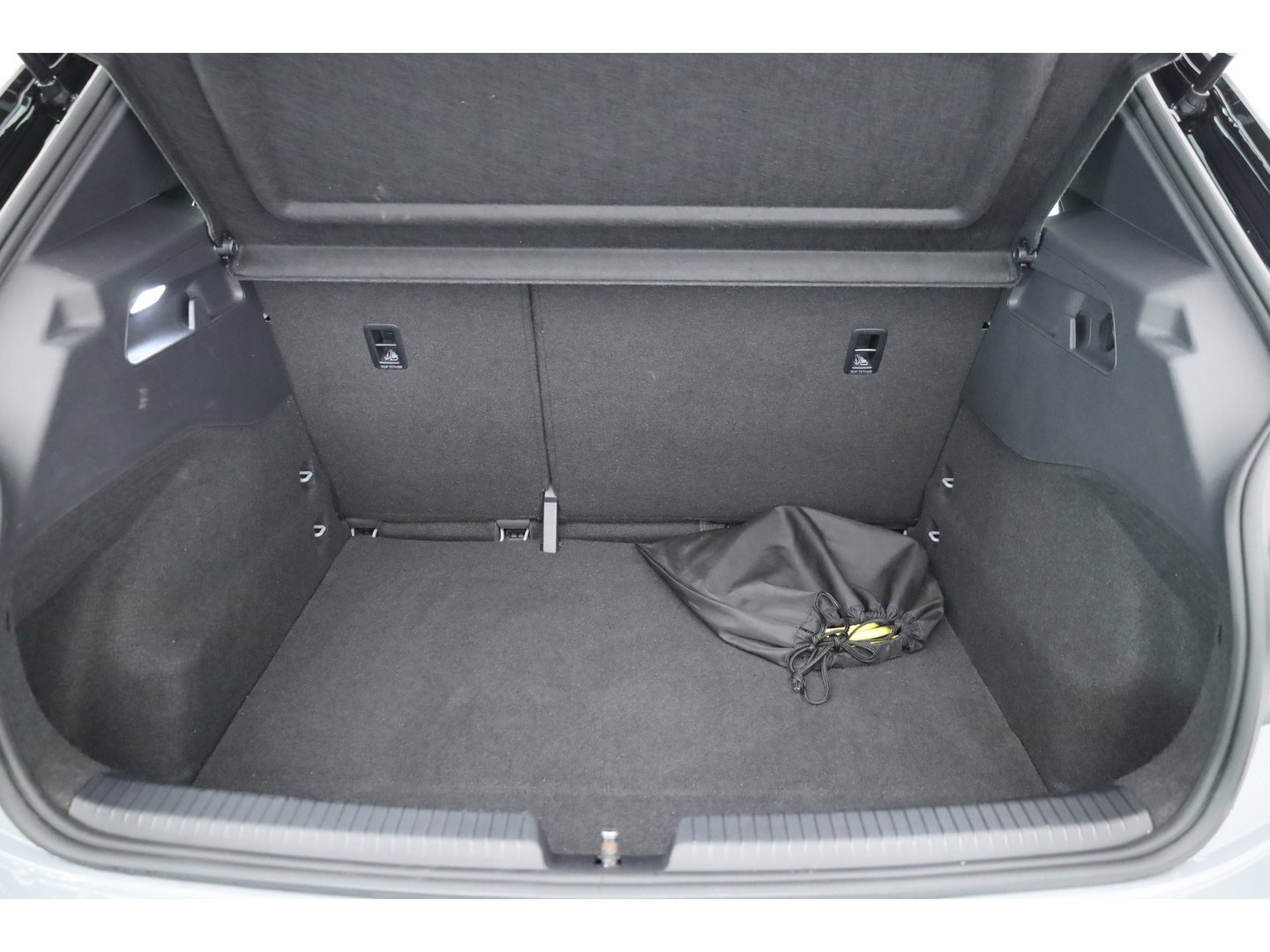 Volkswagen ID.3 Pro 58 kWh | Rijklaar! | Adapt. Cruise | Apple CarPlay | Navi | 18'' | PDC V+A | Clima |
