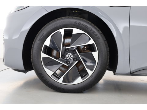 Volkswagen ID.3 Pro 58 kWh | Rijklaar! | Adapt. Cruise | Apple CarPlay | Navi | 18'' | PDC V+A | Clima |
