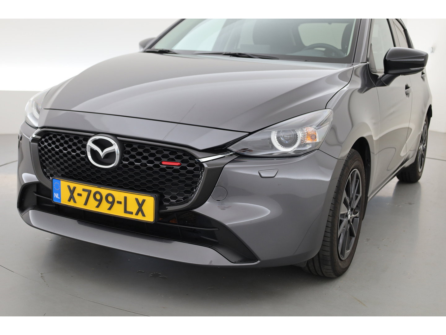 Mazda 2 1.5 SkyActiv-G 90 Homura | Rijklaar! | Navi by Apple CarPlay | Stoel- Stuurverw. | Trekhaak | Camera | Cruise Ctrl.
