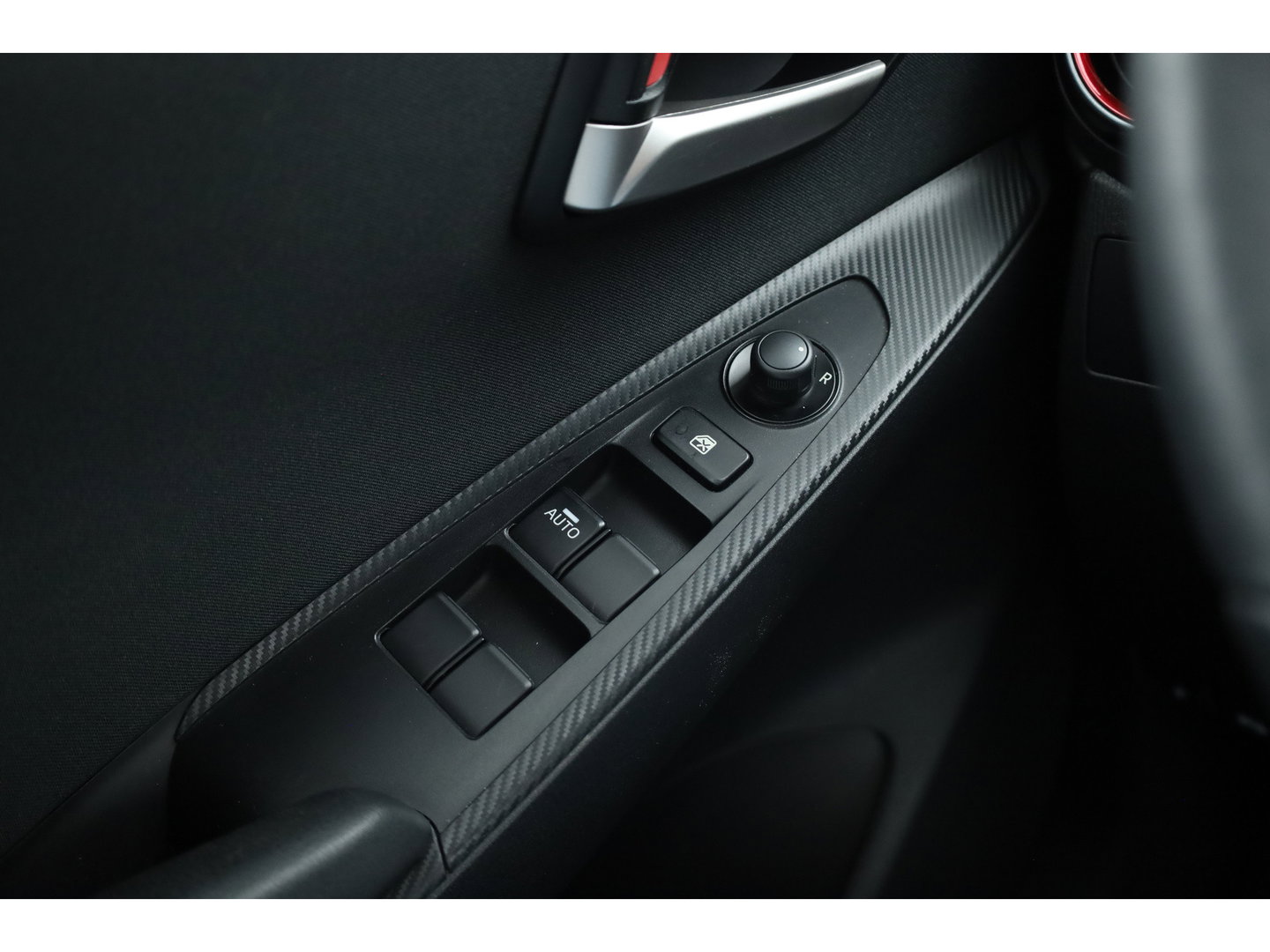 Mazda 2 1.5 SkyActiv-G 90 Homura | Rijklaar! | Navi by Apple CarPlay | Stoel- Stuurverw. | Trekhaak | Camera | Cruise Ctrl.
