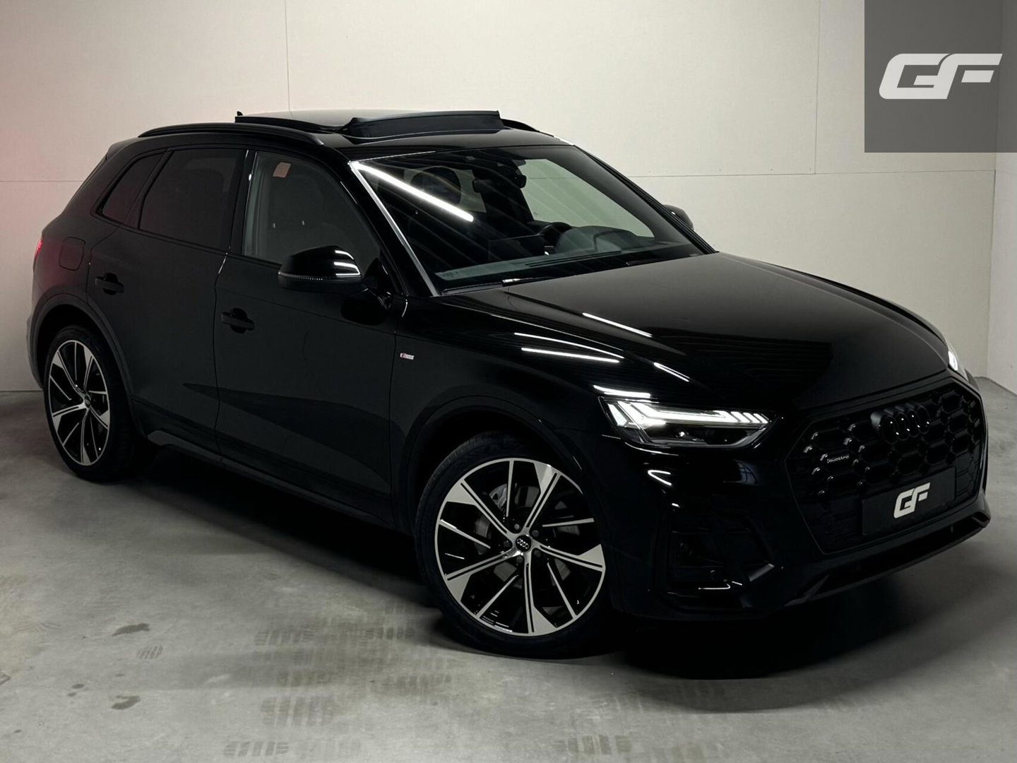 Audi Q5 50 TFSIe Quattro Black Edition S-Line Pano Luchtvering